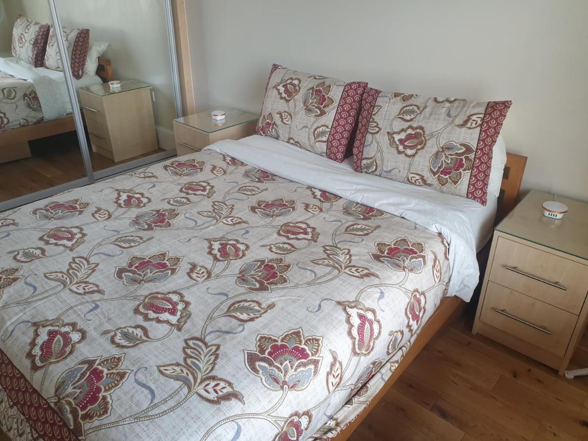 London Luxury 2 Bedroom Flat 5Min Walk From Overground, With Free Wifi, Free Parking-Sleeps X6 Ilford Exterior foto